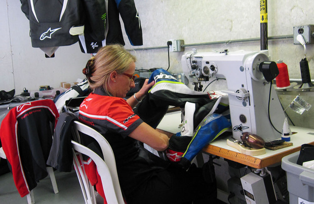 Alpinestars-Antionetta-Sew1.jpg