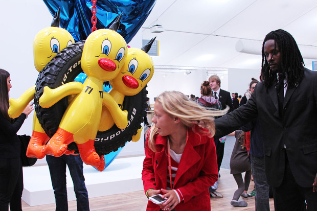 0KoonsFriezeLondon-1.jpg