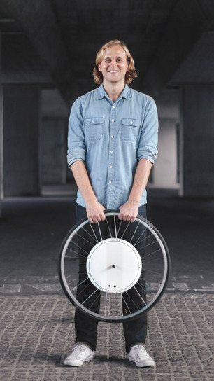 flykly-smart-wheel-2B.jpg