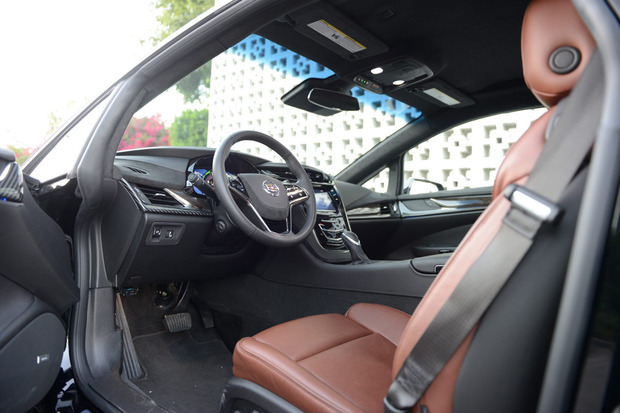 test-drive-2014-cadillac-elr-interior1.jpg