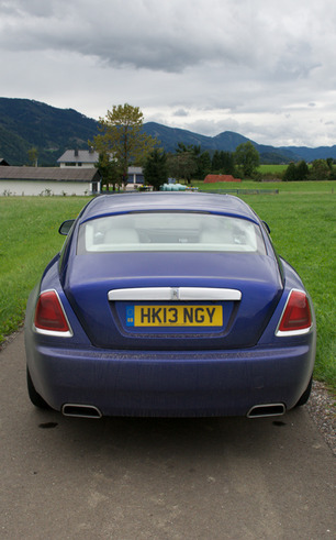 RollsRoyceGhost-04a.jpg