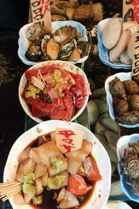 Tsukiji-sashimi-wom1.jpg