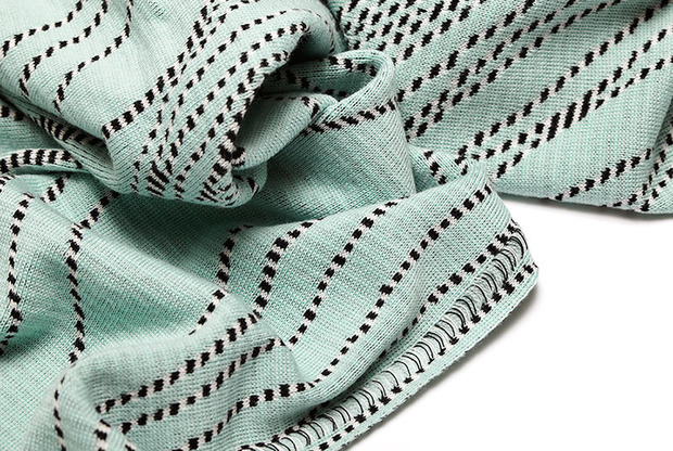 emdal-colorknit-blanket-hug-mirror-threads-aw14-2.jpg