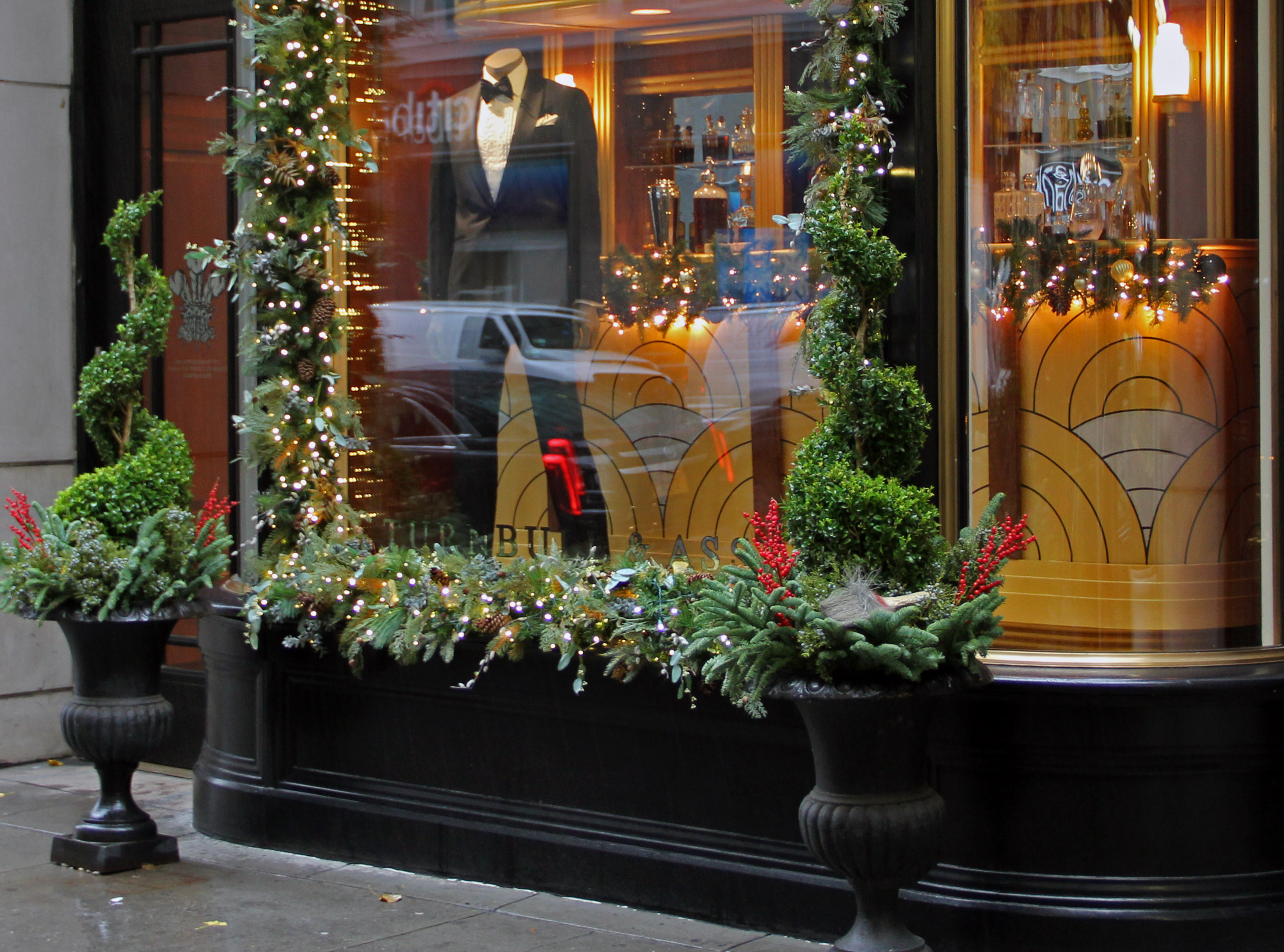crest-and-co-pop-up-holiday-11.jpg