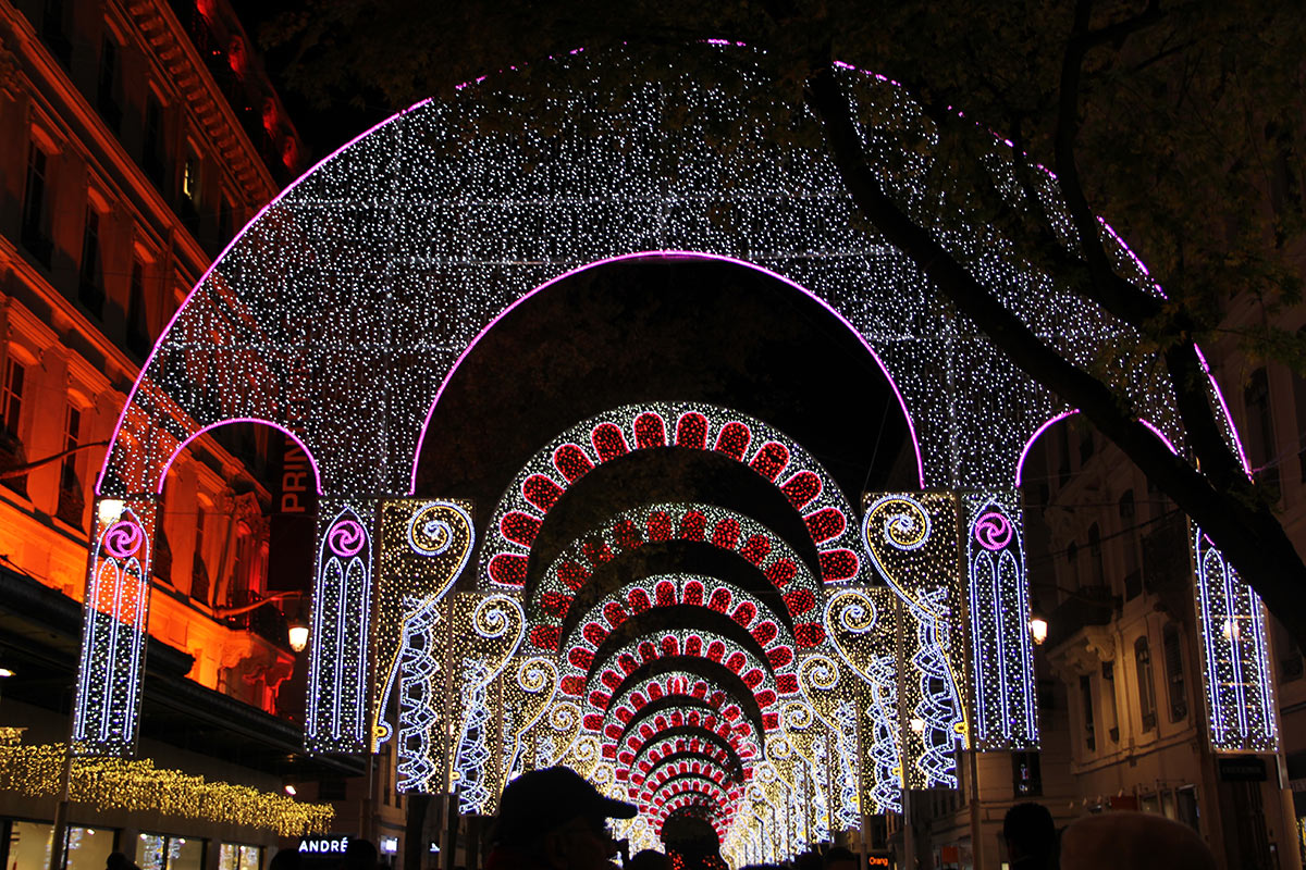 2014-festival-of-lights-fetes-lumieres-7.jpg