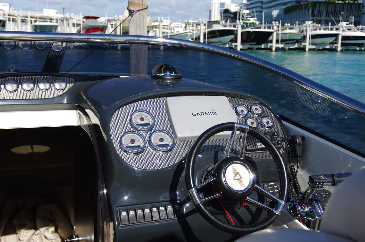 HuntonPowerBoats-03.jpg