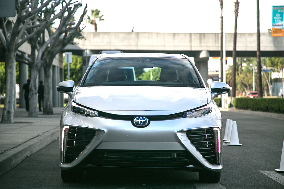 toyota-mirai-2.jpg