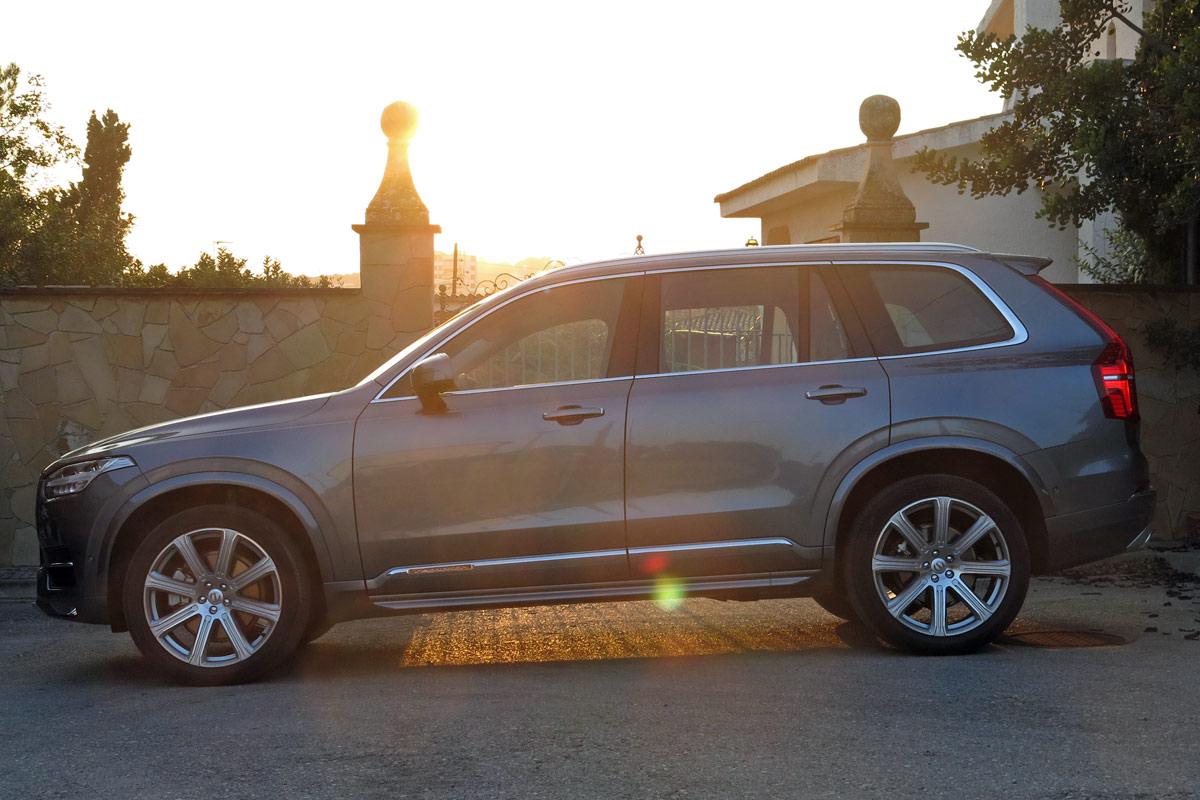 volvo-2015-xc90-alt-profile-1.jpg