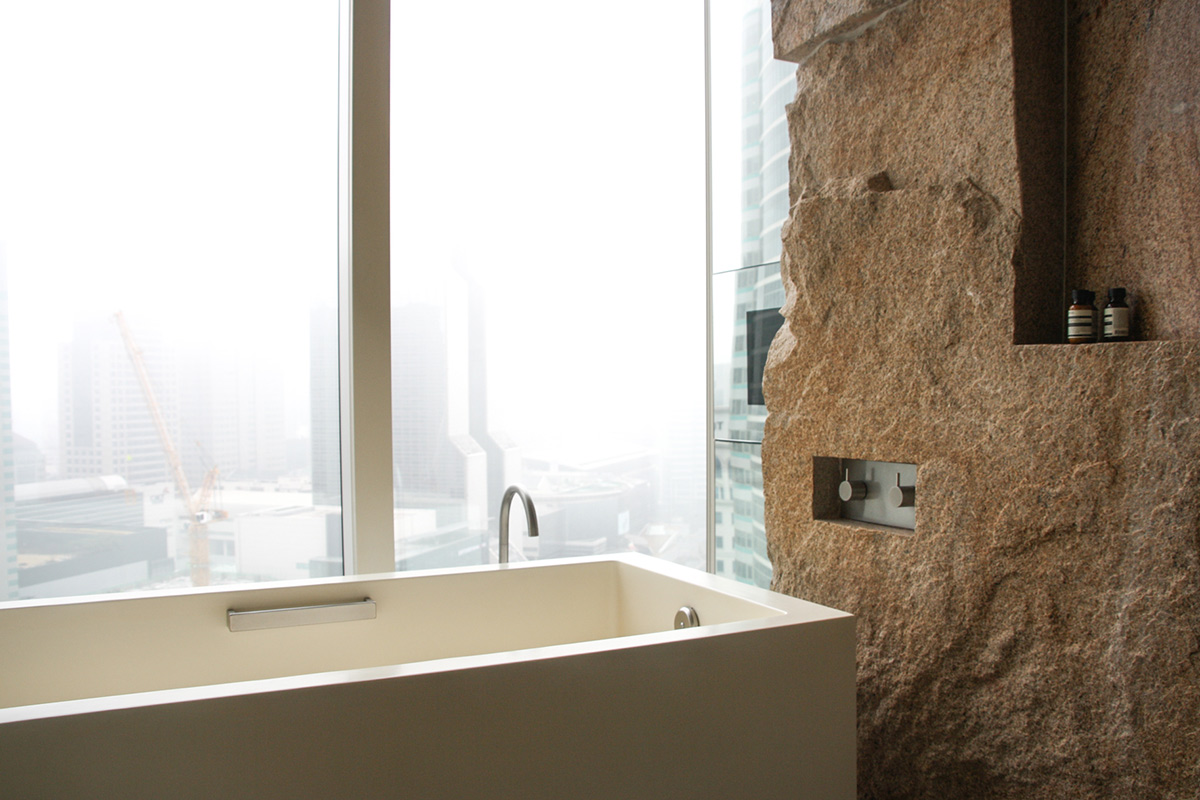 park-hyatt-seoul-tenth-anniversary-bathtub.jpg