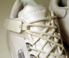 Acelacesneakersclose