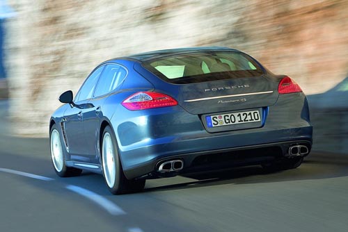 Porsche-Panamera-rear.jpg