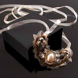 celia_necklace-60236