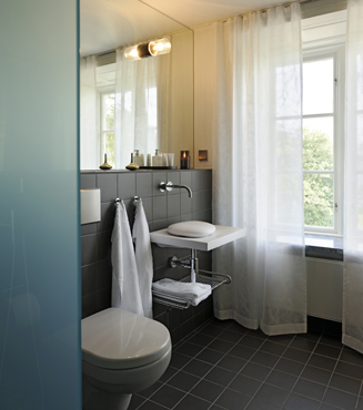 HotelSkeppsholmenBathroom1.jpg