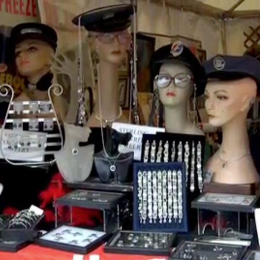 brimfield-dealers-ch-th-69810