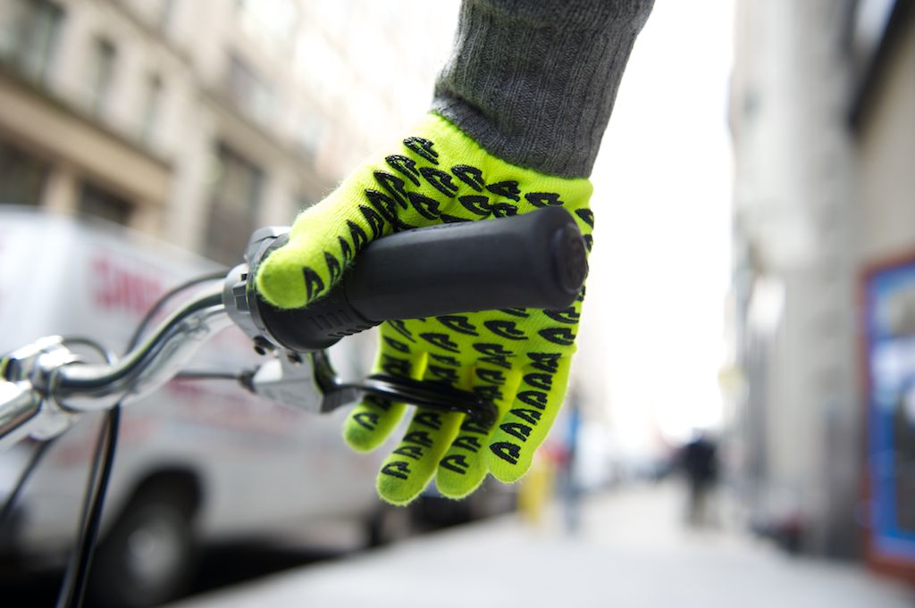 defeet-gloves1-75127