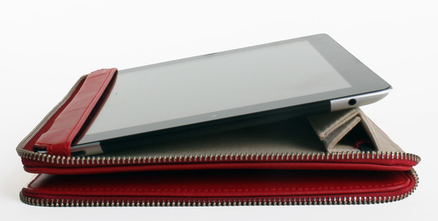 Lacambra-iPad-open.jpg