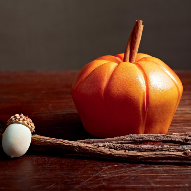 holiday-recipes-pumpkin-muffins-th1-99809