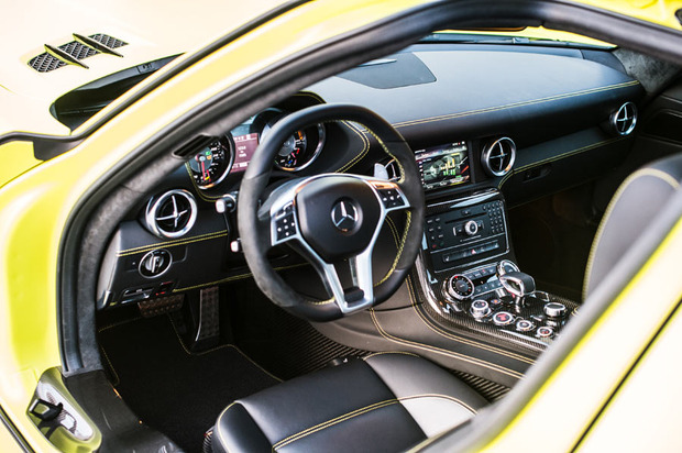 Mercedes-SLS-Electric-interior-4.jpg