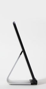 mika-stand-2c-105255