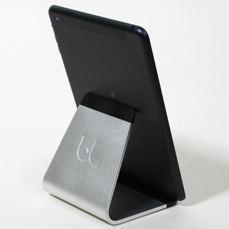 mika-stand-th-105251