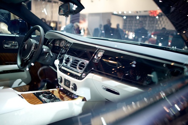 rolls-royse-wraith-1.jpg