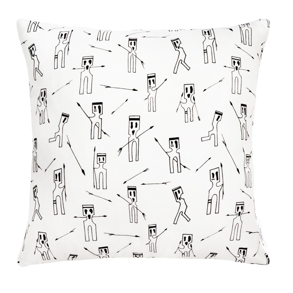 la-chasse-the-hunt-pillow-121423