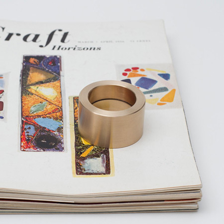 daniel-emma-magnifier-thumbs-123160