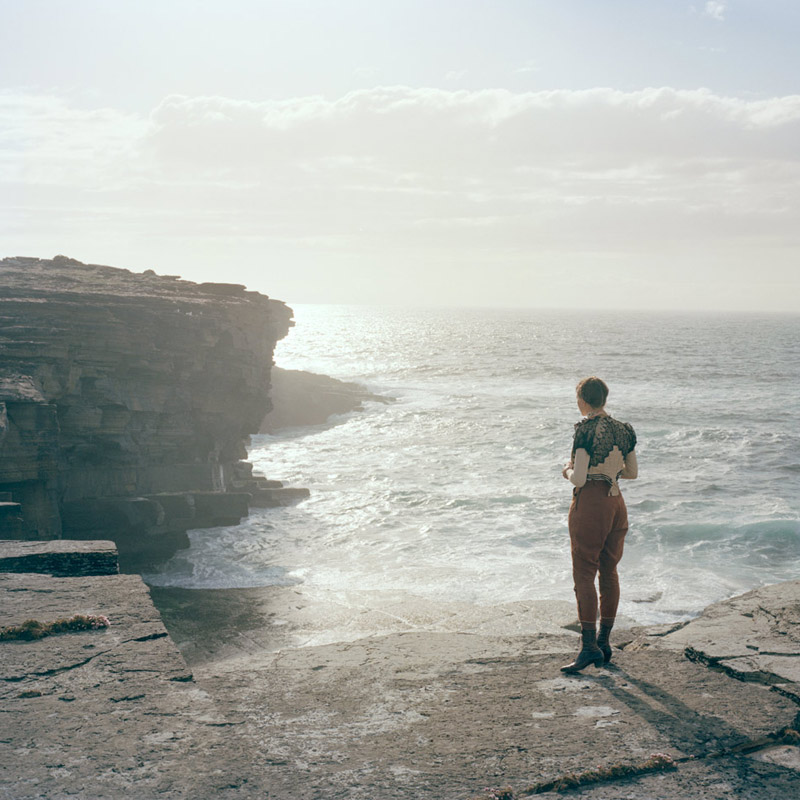 dark-and-light-thumb-124314