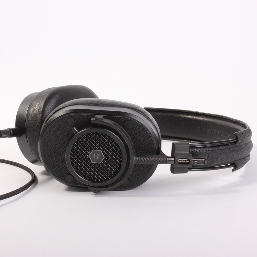 masteranddynamicblackthumb-125881