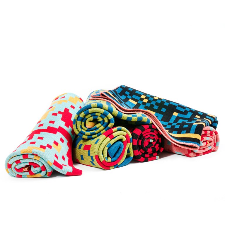 zuzunaga-bitmap-blankets-114496