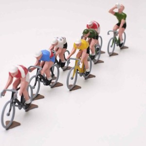lmnh-peloton-cyclist-figurines-136084