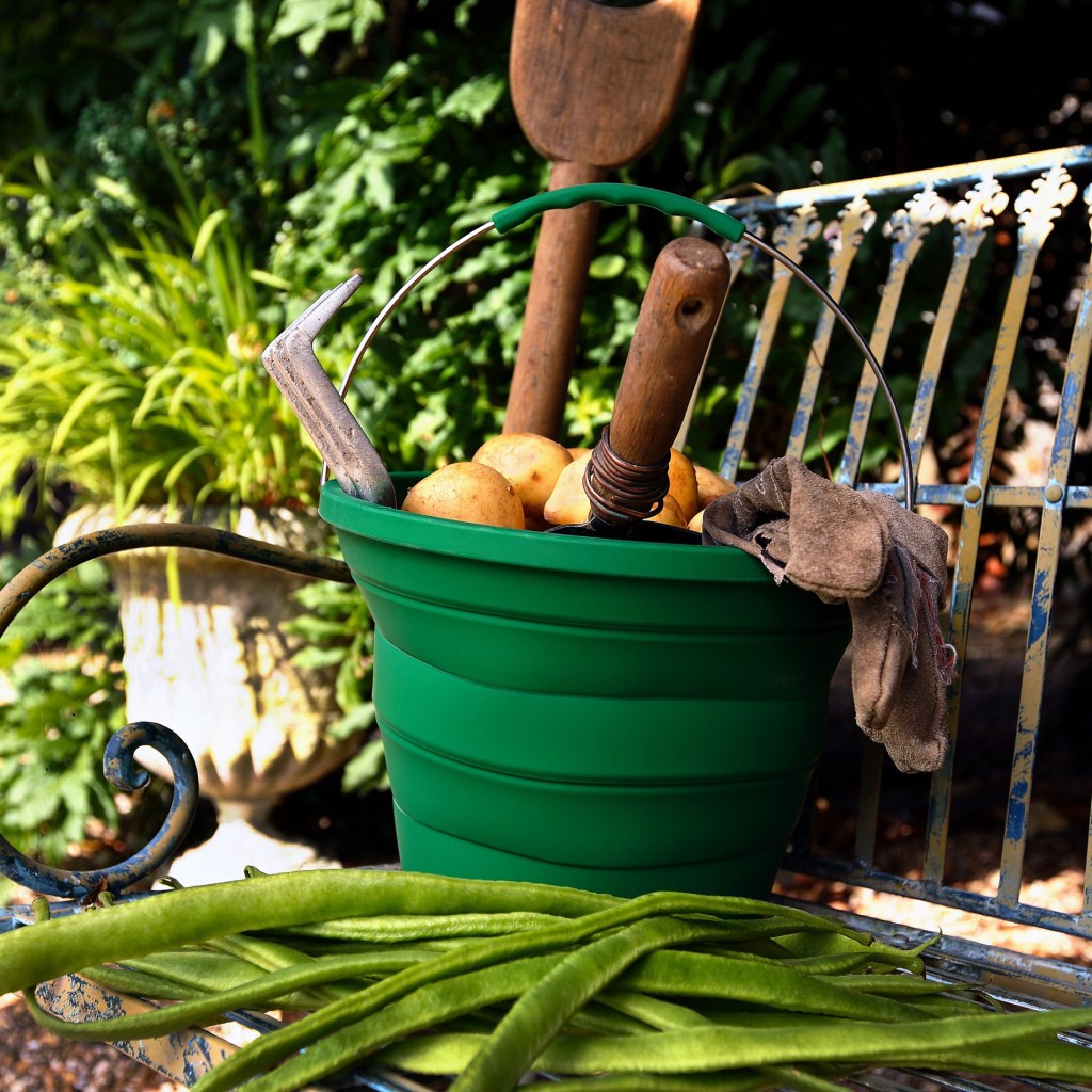 portable-collapsible-bucket-136563