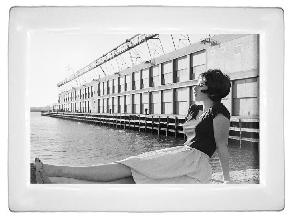 cindy-sherman-untitled-film-stills-tray-1-137806