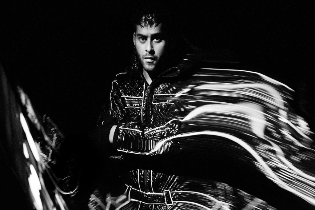 listenup-121414-hero-twin-shadow-137333