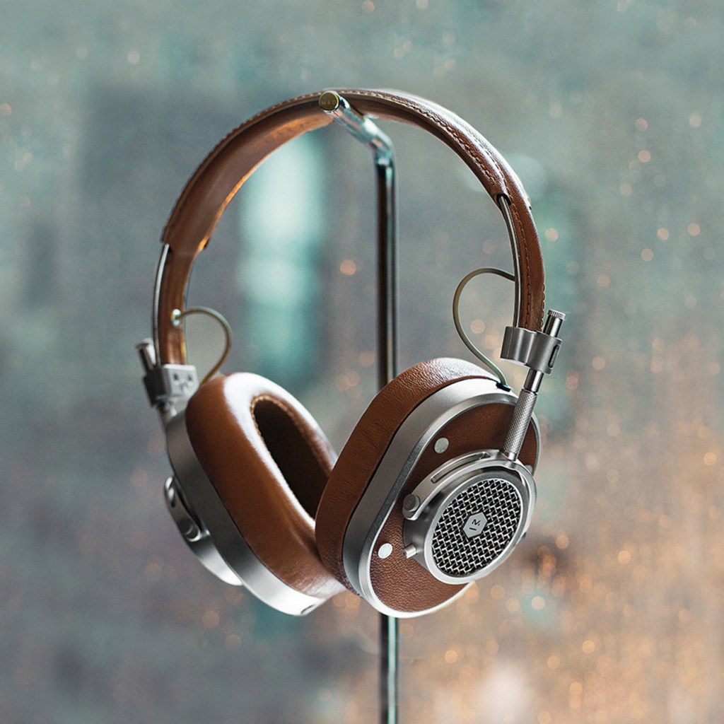 master-dynamic-overear-headphones-137554