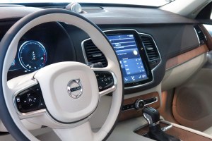 volvo-2015-xc90-interior-1-139812