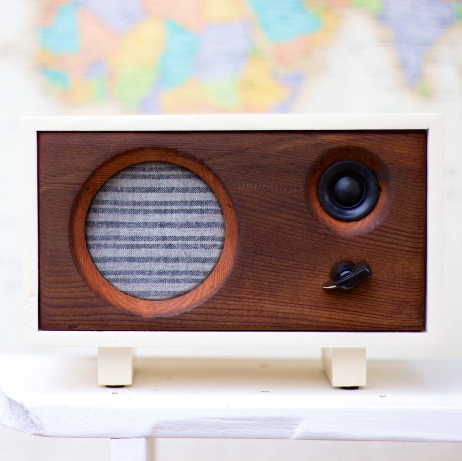 salvage-audio-reclaimed-wood-bluetooth-speaker-140880