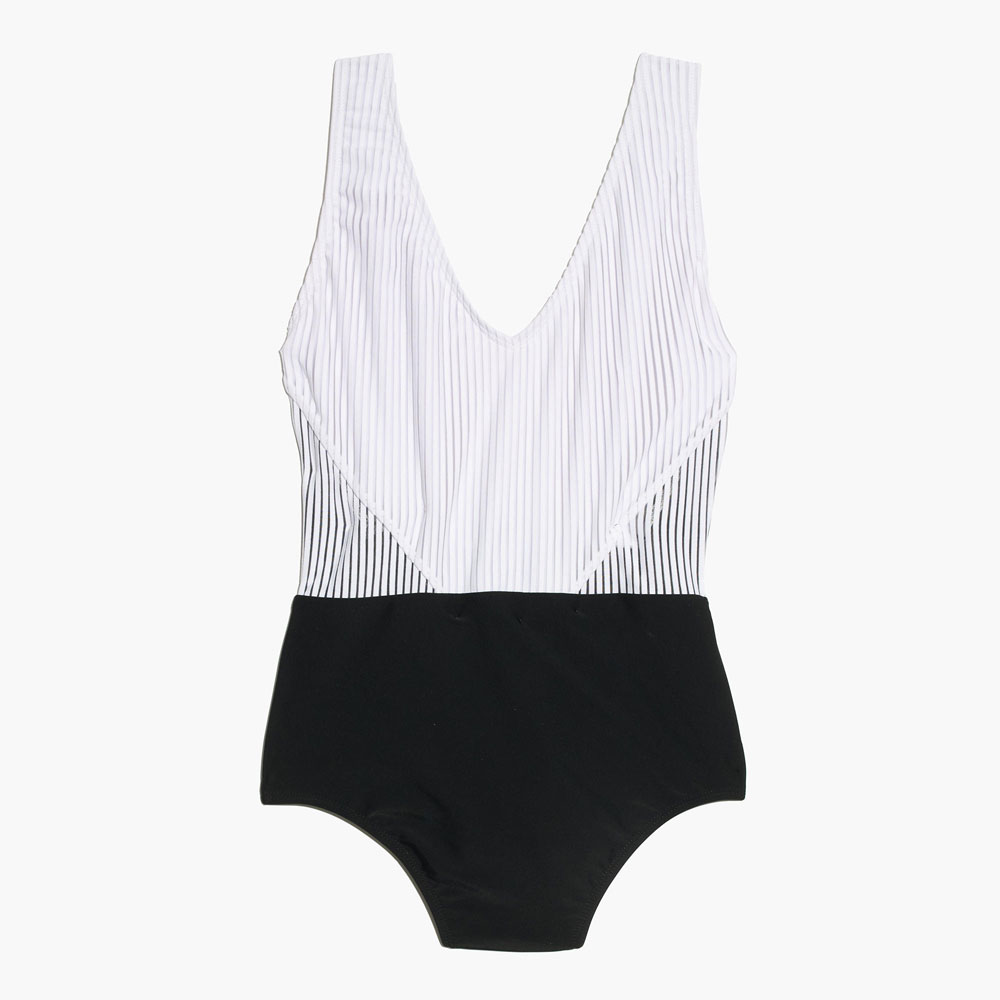 sporty_swimwear_2015_thumb-142527