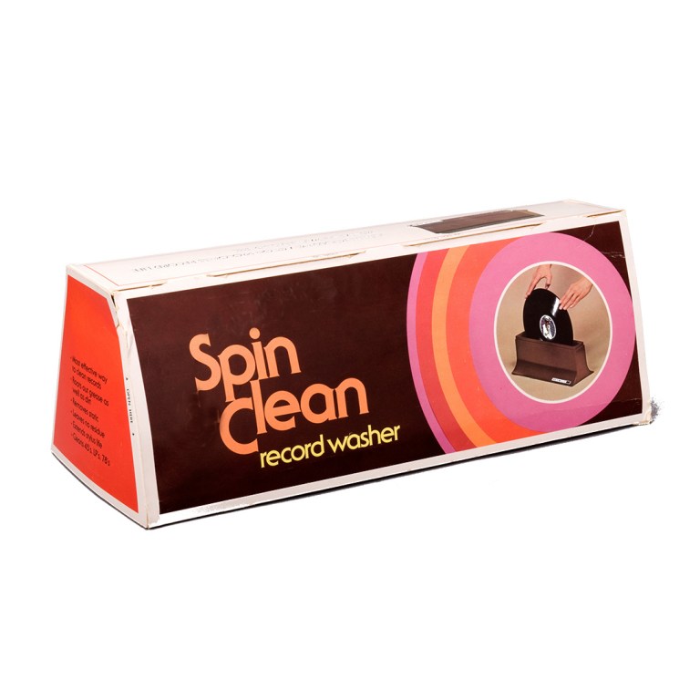 spin-clean-vintage-retro-record-washer-144290