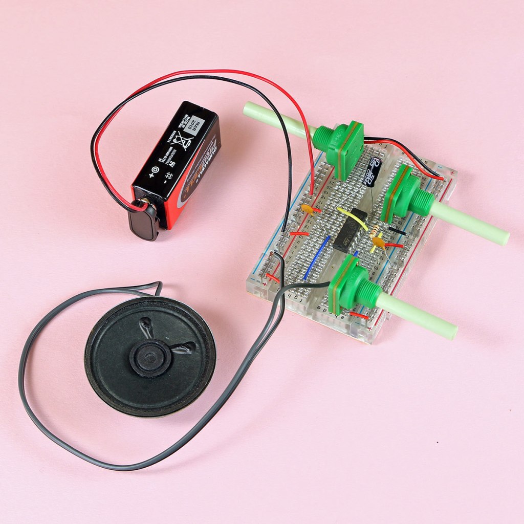 tech-will-save-us-diy-synth-kit-145256