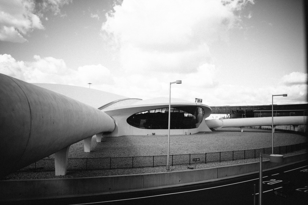 twa-flight-center-saarinen-1-145528