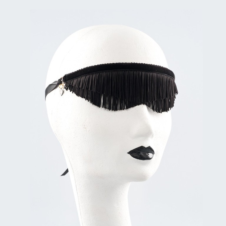 fraulin_kink_fringe_mask-146060