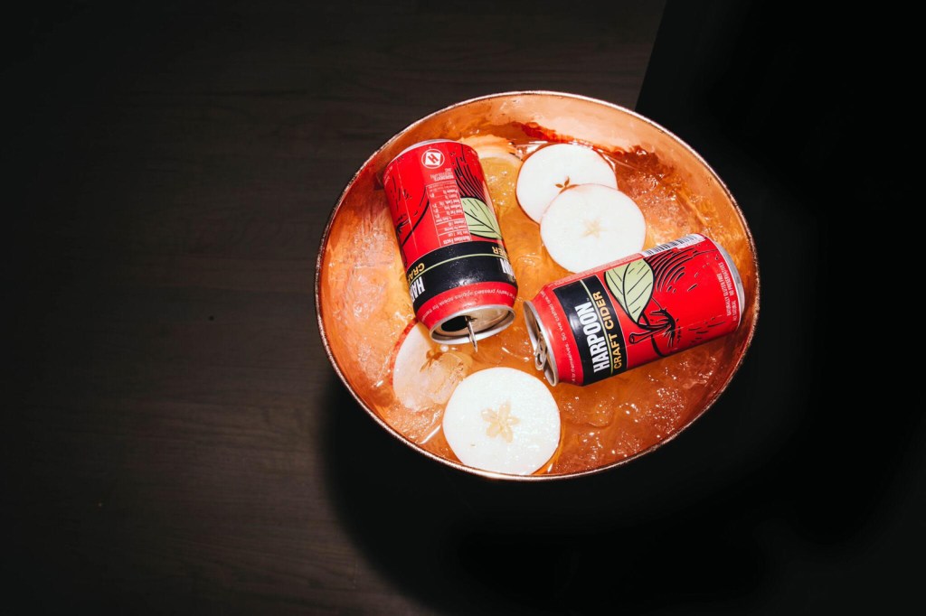 festive-apples-oranges-01-147036