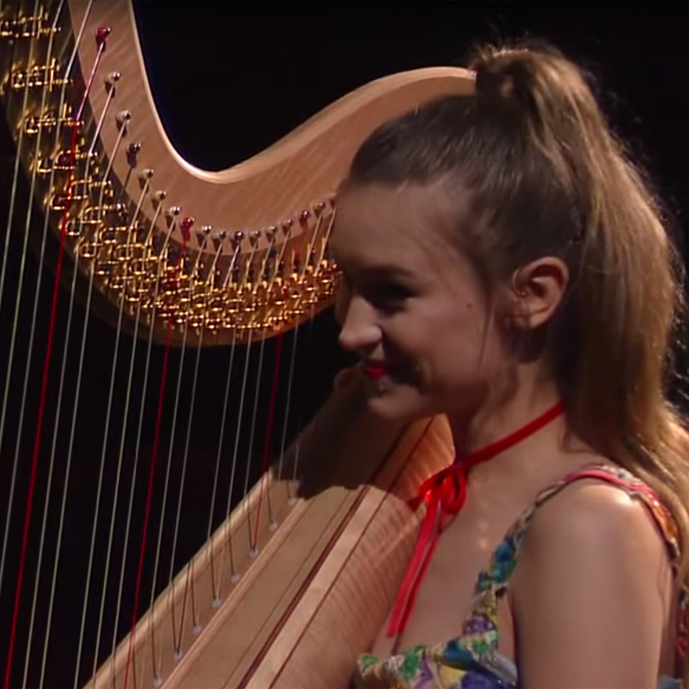 joanna-newsom-live-leaving-the_city-146752