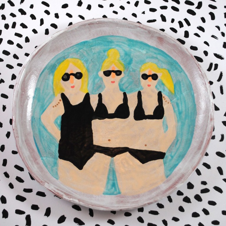 amy_worrall_bikini_plate-147357