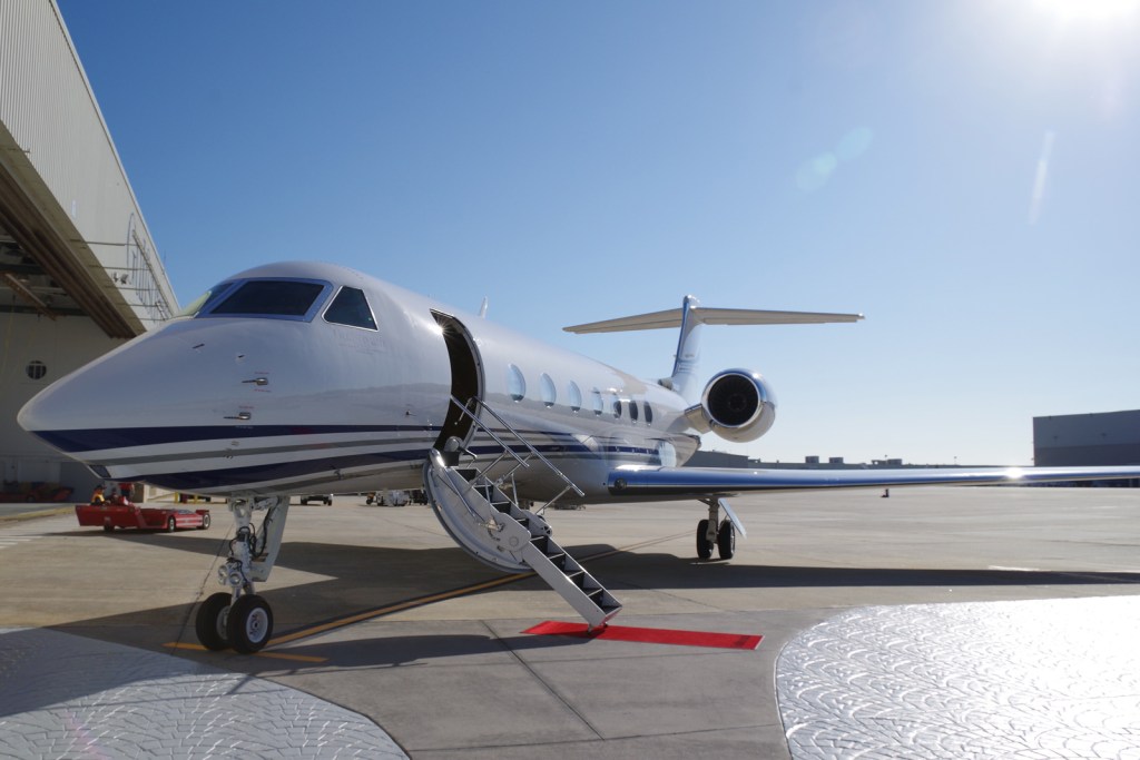 gulfstream-g550-savannah-01-147837