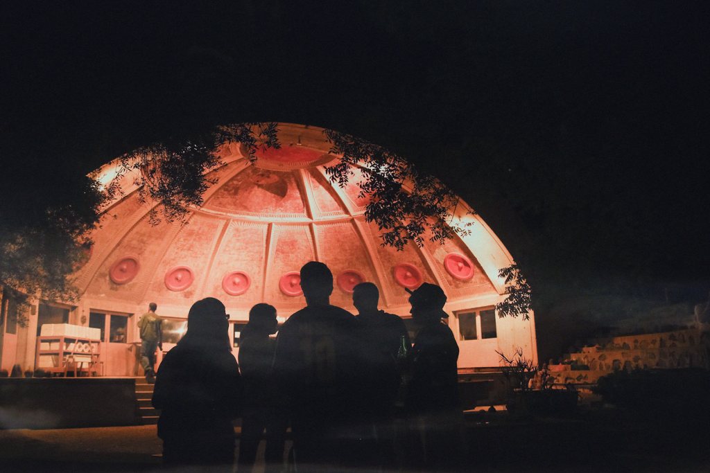 form-arcosanti-desert-music-festival-intimate-unique-149384
