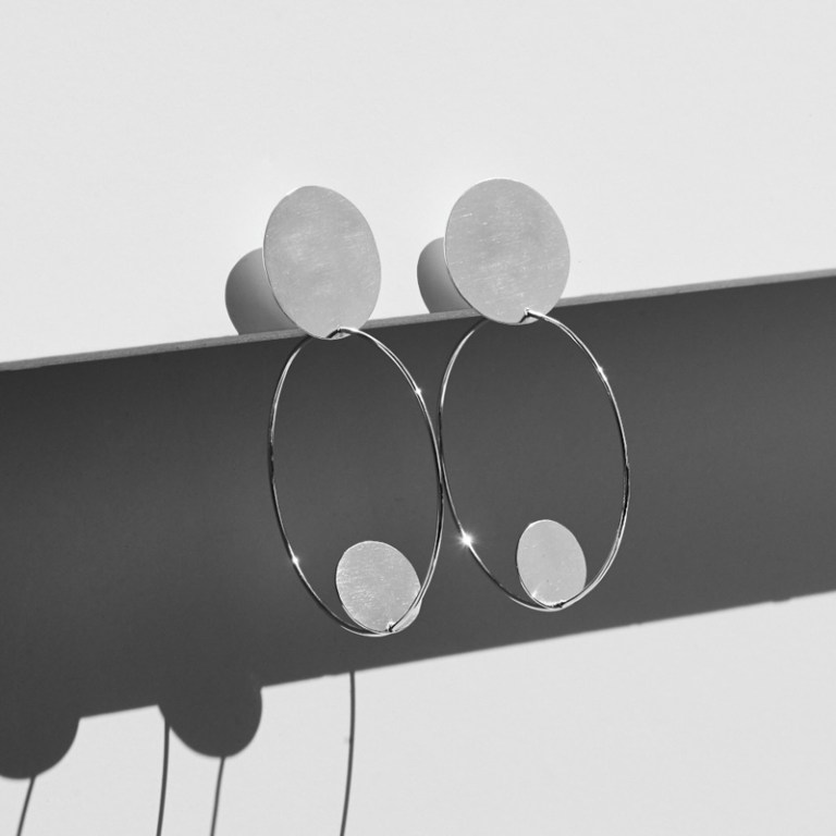 two_hills_solar_earrings_01-149170