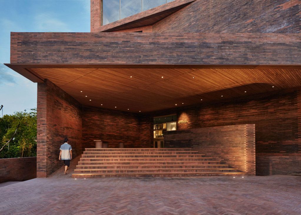 katamama_hotel_courtesy_ptt-152396