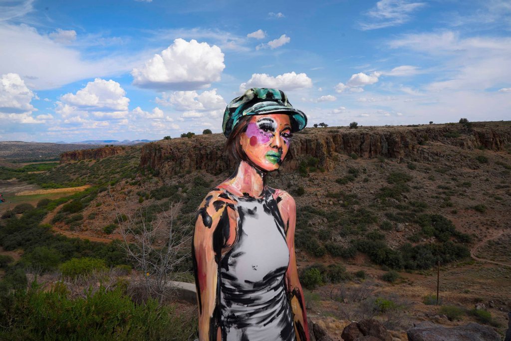 alexa-meade-live-painting-form-arcosanti-2016-153903